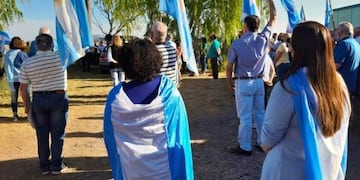 Banderazo en el cruce de rutas 1 y 17