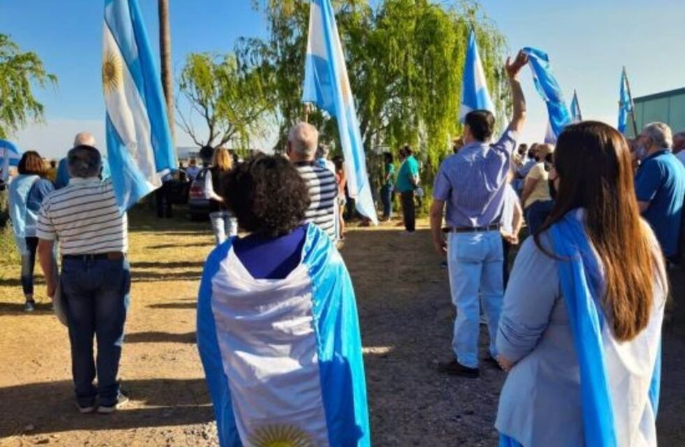 Banderazo: en la región se convocaron en el cruce de rutas 1 y 17