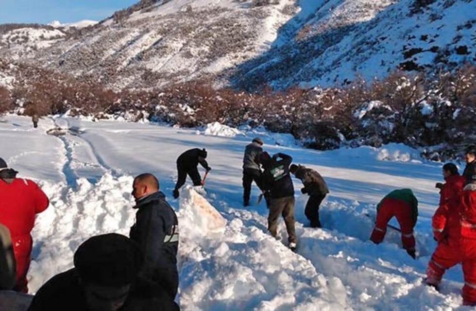 Lograron rescatar a la familia que estaba aislada en la cordillera de Chubut