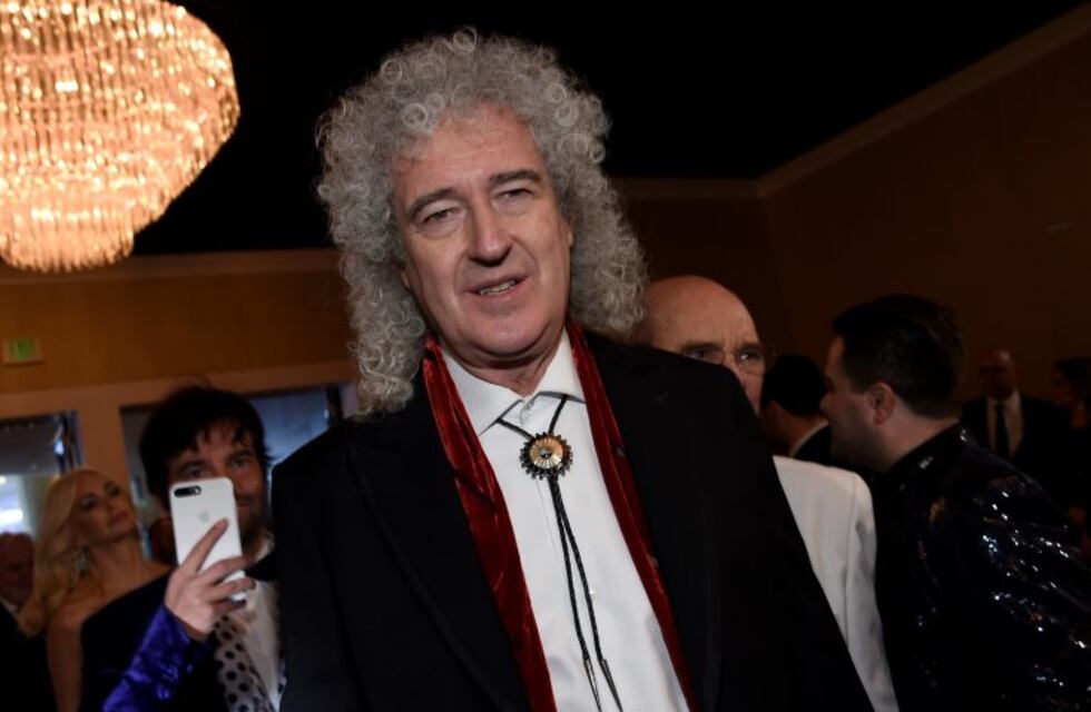 Brian May fue internado tras romperse los glúteos haciendo jardinería