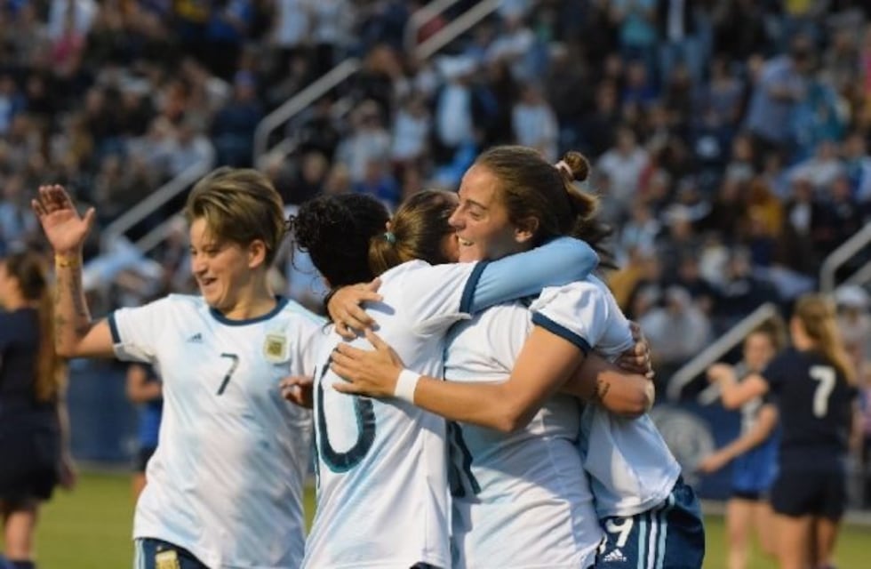 Yamila Rodríguez y el primer contrato profesional en fútbol femenino