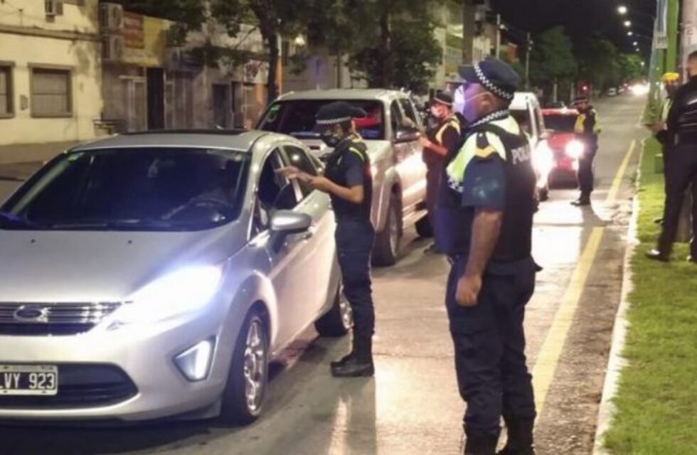 Desde el lunes no se podrá circular en Tucumán de 23.30 a 7 de la mañana