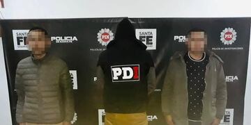 Un hombre recibió un disparo en el rostro cuando se encontraba en la puerta del banco Macro de Alberdi\u002E (Twitter)