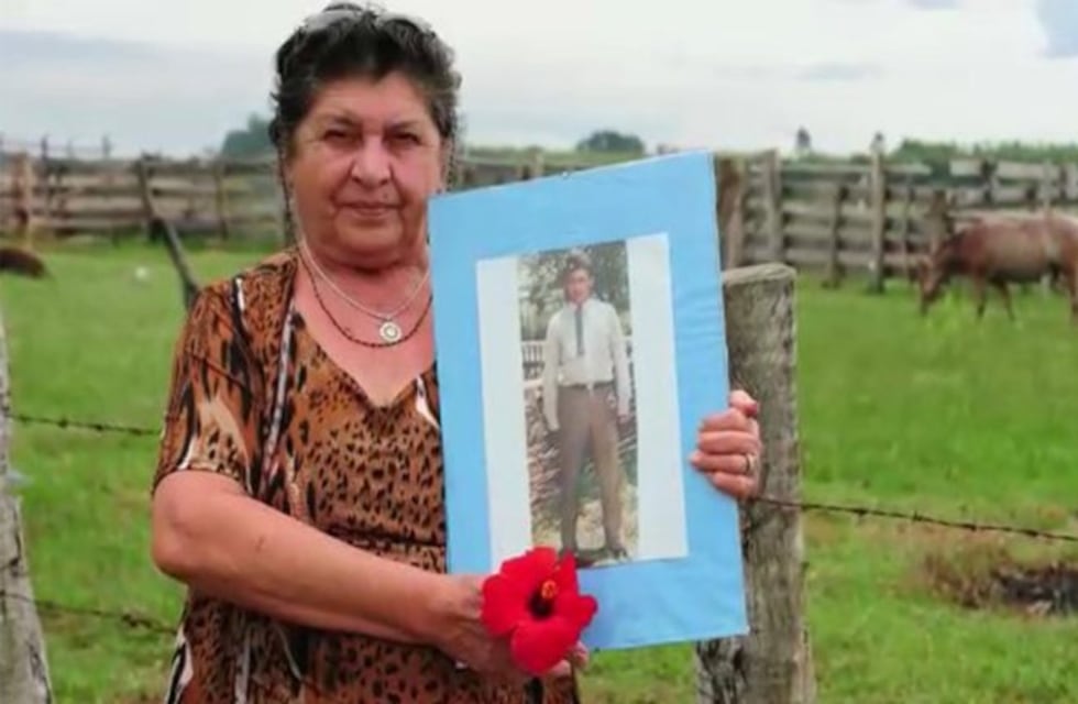 Comienza una campaña solidaria para que una madre llegue a Malvinas a visitar la tumba de su hijo
