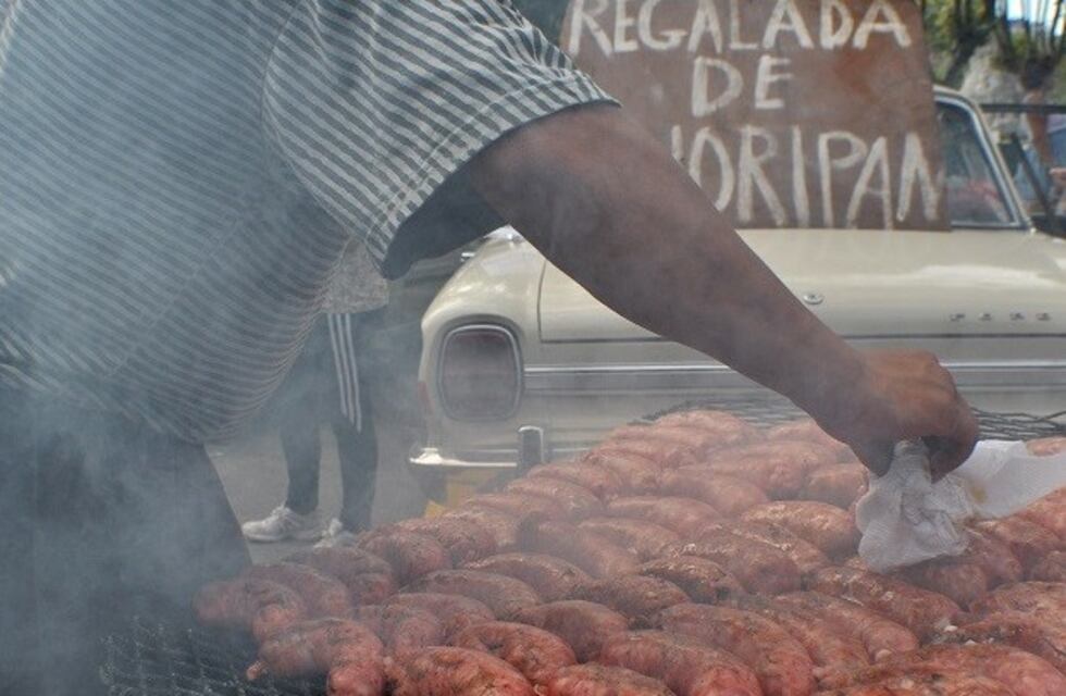 Fútbol sin choripán: el Gobierno provincial regulará la venta en todo el Parque San Martín