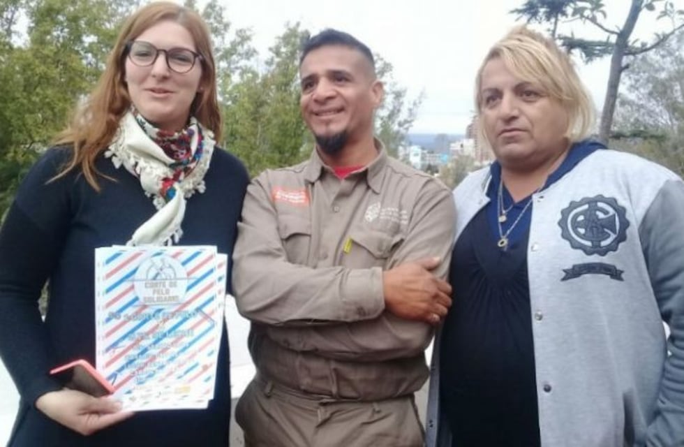 Carlos Paz: peluqueros solidarios cortarán el pelo a cambio de un litro de leche