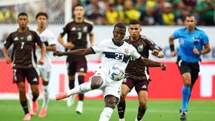 Ecuador sufrió hasta el final pero con el empate 0 a 0 frente a México, clasifció y será rival de Argentina (La Voz).