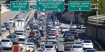 El embotellamiento por los controles de coronavirus en la Panamericana.