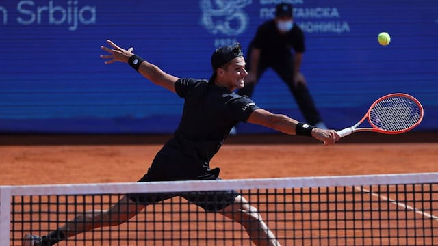 "Fefo" obtuvo la primera victoria de su carrera ante el uruguayo Pablo Cuevas. (@SerbiaOpen2021)