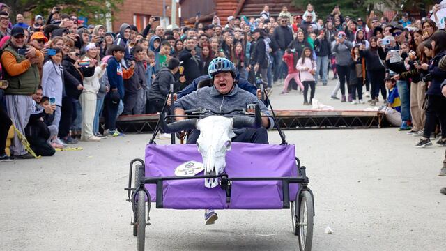 La primera edición de la carrera de autos locos fue un éxito en Tolhuin
