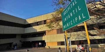 El niño fue trasladado de urgencia al Hospital Infantil.