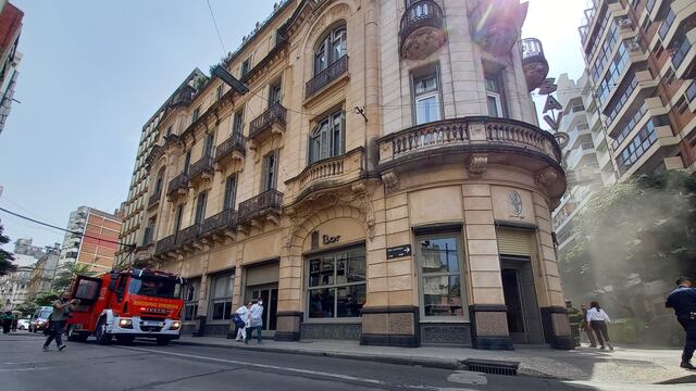 Incendio en el hotel Savoy de Rosario (@RodrigoMiro76)