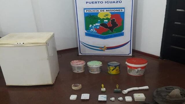 Efectivos policiales recuperaron varios elementos sustraídos de un inquilinato en Puerto Iguazú.