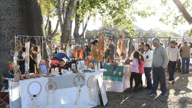 "Otoño con vos" incluyó la presencia de artesanos