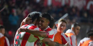 Instituto se lo empató a Unión con un gol de media cancha de Santiago Rodríguez.
