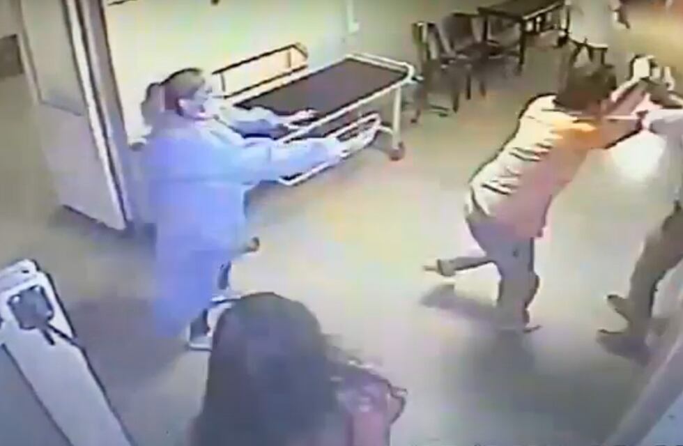Salió a la luz el video de la agresión a Julio Niz en el Hospital Municipal de Carlos Paz