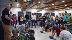 Fundación SEOM capacitó en RCP y Primeros Auxilios.