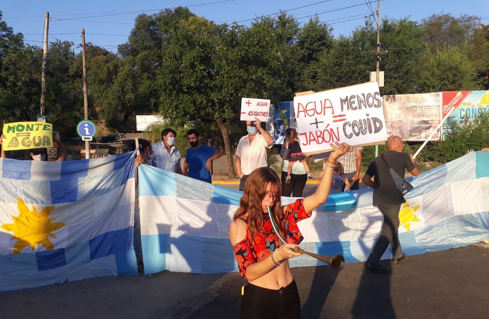 Sierras Chicas sin agua: vecinos marcharon para pedir una solución urgente
