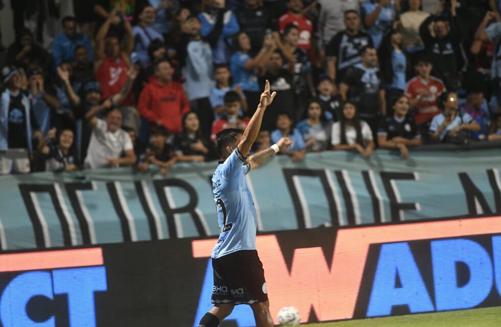 El gol del Uvita Fernández para el 1 a 0 de Belgrano ante Barracas Central