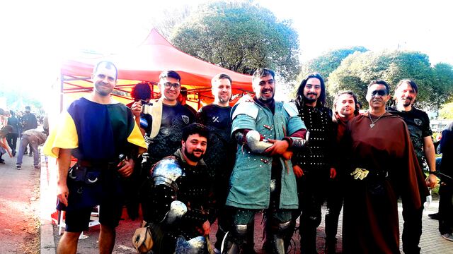 Primer club de combate medieval de la ciudad organizó un evento que recreó escenas de una tradición que lleva 800 años.