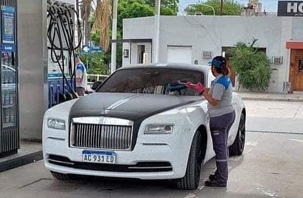 Tevez sorprendió a todos en Marcos Juárez con un Rolls Royce alucinante