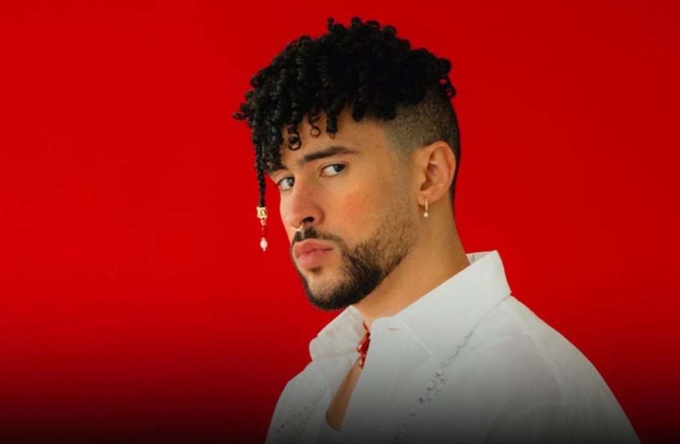 Bad Bunny impactó con una foto picante y sin ropa desde la bañera