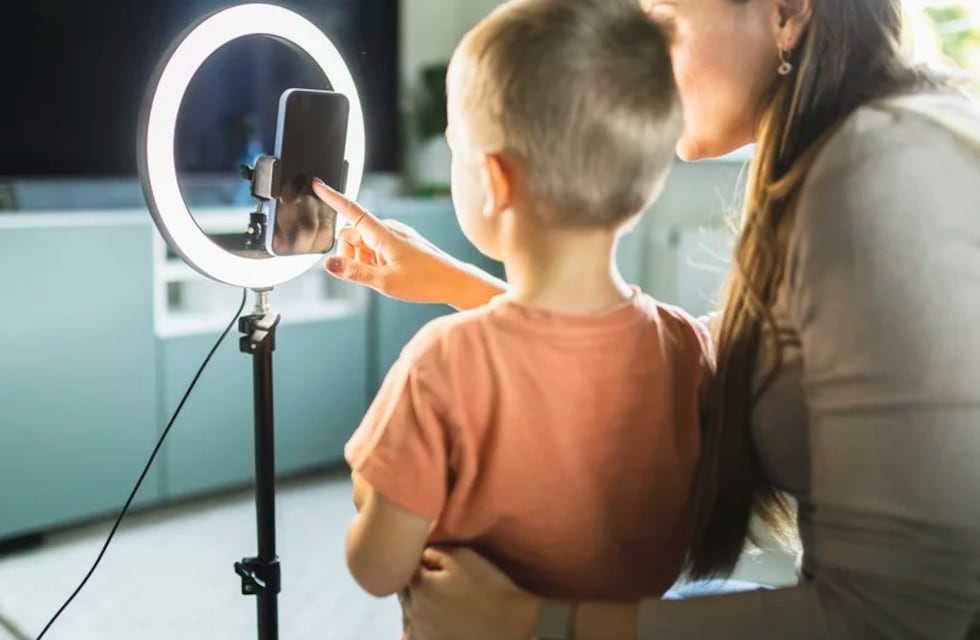“No estamos pudiendo cuidar a los niños”, la mirada de una psicóloga de Córdoba sobre los ‘mini influencers’