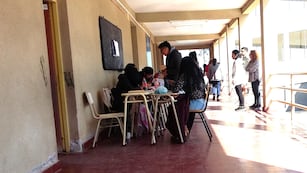 En la jornada de las elecciones de medio término en Jujuy hubo demoras en la apertura de mesas en escuelas tanto en el interior como en la propia capital. A media mañana la situación estaba normalizada.
