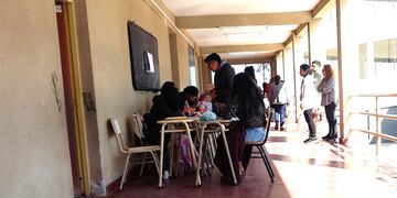 En la jornada de las elecciones de medio término en Jujuy hubo demoras en la apertura de mesas en escuelas tanto en el interior como en la propia capital. A media mañana la situación estaba normalizada.