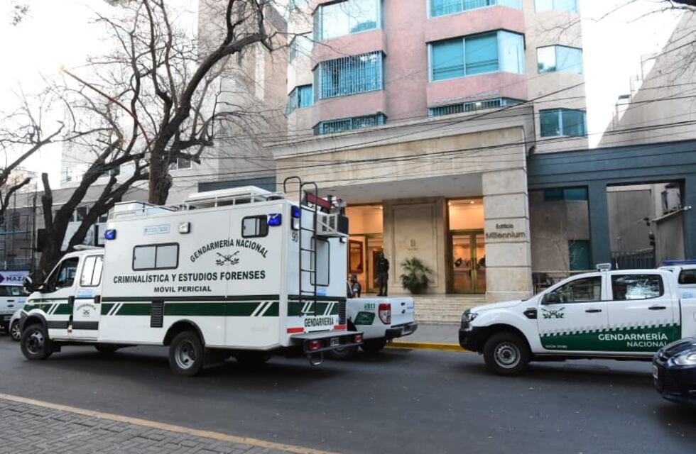 Gendarmería allanó un edificio céntrico tras denuncia de supuesto prostíbulo VIP