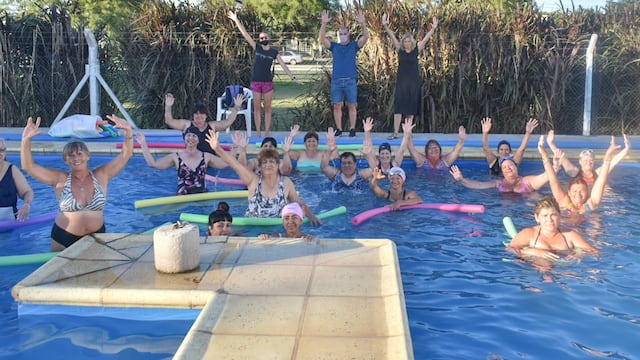 Los adultos mayores retomaron las clases de natación