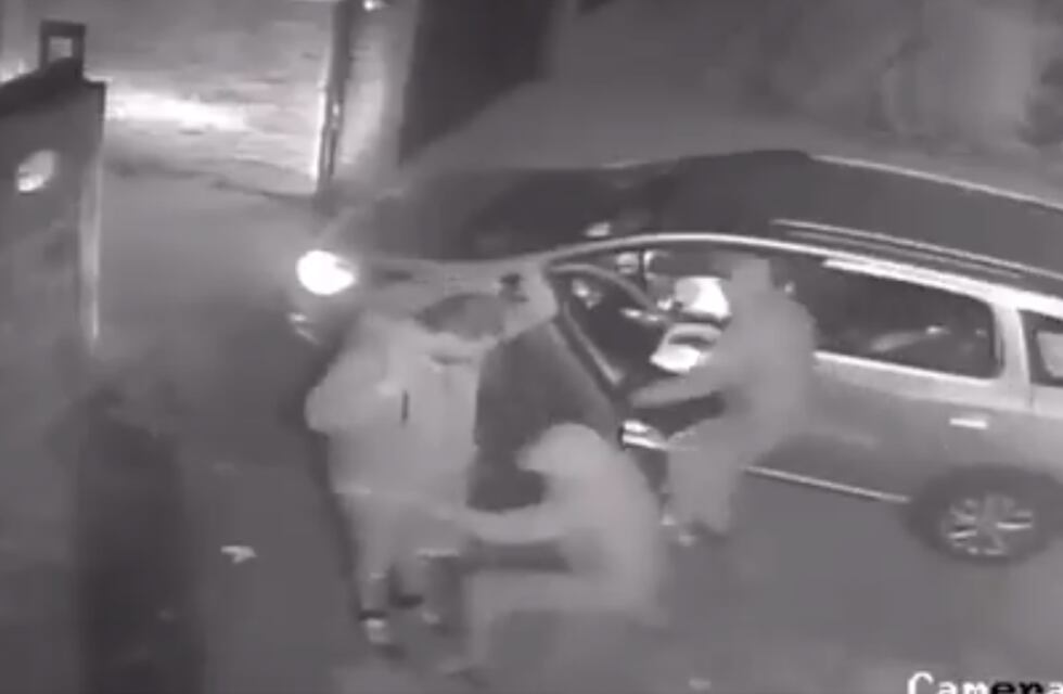 Glew: lo sorprendieron ladrones armados y casi le roban la camioneta con su hijo de 7 años arriba