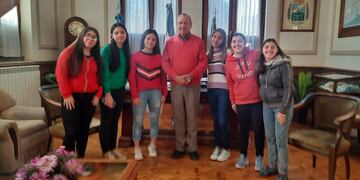 Alumnos de la Escuela Secundaria Nº 2 le presentaron al intendente de Tres Arroyos el proyecto “Ojo Verde”