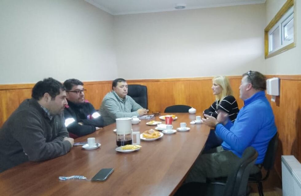 Vialidad de Tierra del Fuego coordina acciones con Chile para la conservación de rutas en invierno