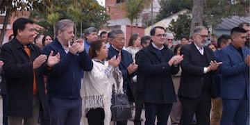 El presidente del Concejo Deliberante, Lisandro Aguiar, y el intendente Raúl Jorge encabezaron el acto en el barrio Mariano Moreno.