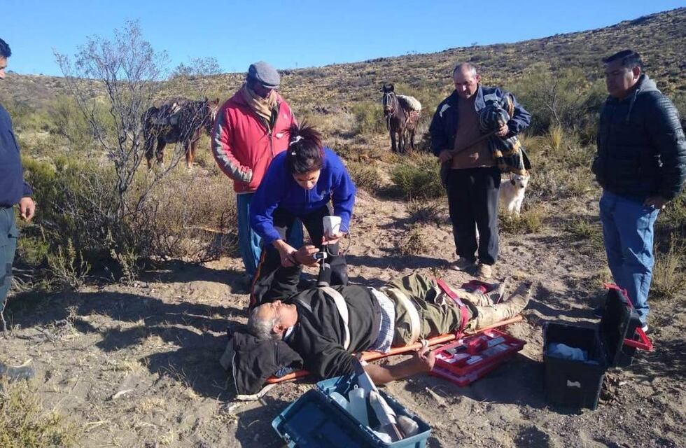 Operativo para rescatar a un puestero que sufrió un accidente en medio del campo en Malargüe