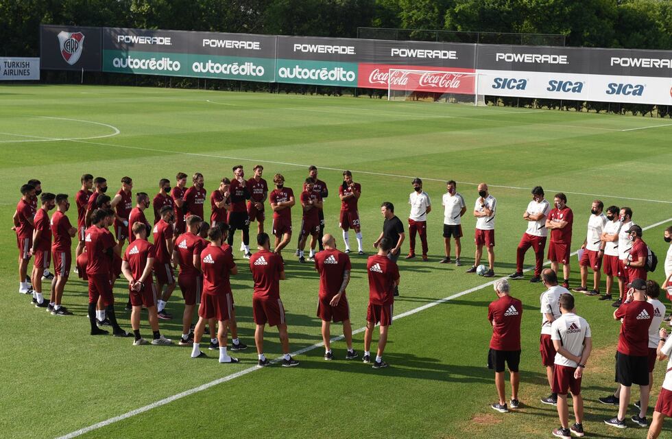 River informó nueve integrantes de la delegación no viajan a la pretemporada por casos de coronavirus