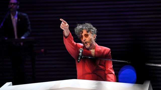 Fito Páez durante la ceremonia 21 de los premios Latin Grammy. (Fotógrafo/Amilcar Orfali)