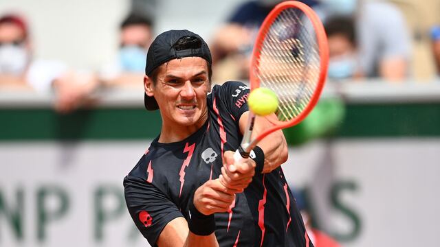 El rosarino cayó en la segunda ronda del Abierto de Francia ante Matteo Berrettini.
