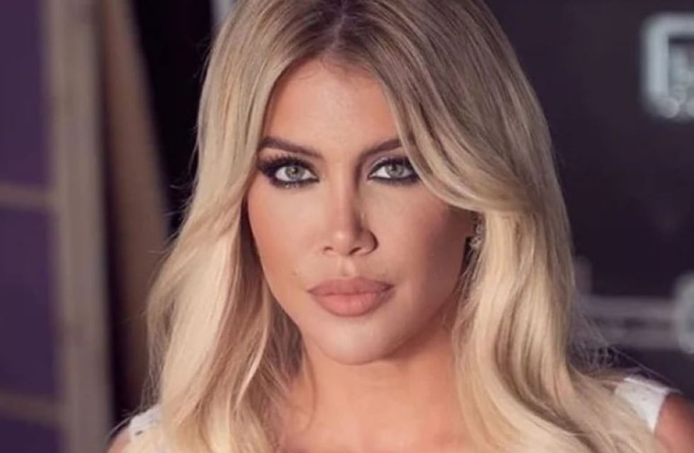 Wanda Nara miró a cámara y desató pasiones con un mega escote infartante