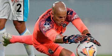 Sebastián Sosa sorprendió al aparecer con pelo en la pretemporada de Independiente.