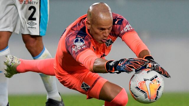 Sebastián Sosa sorprendió al aparecer con pelo en la pretemporada de Independiente.