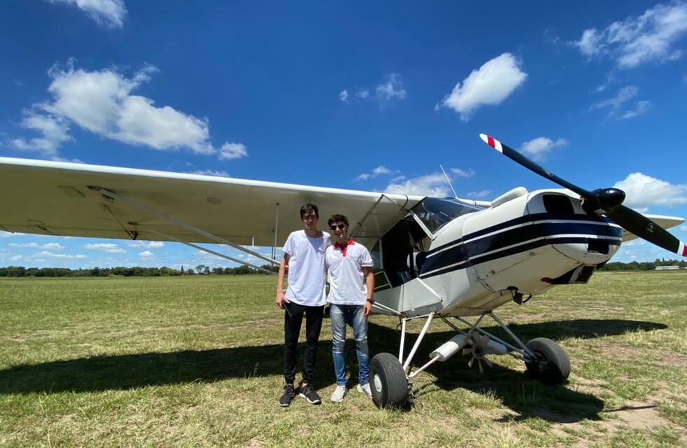 Tienen 17 y 19 años, son cordobeses y se recibieron de pilotos privados de avión