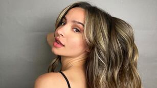 Brenda Asnicar posó frente al espejo con un look de entrecasa pero una prenda particular se llevó todas las miradas