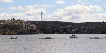Este sábado se dio inicio en las aguas del San Roque a la regata “Villa Carlos Paz 2021”. (Foto: Municipalidad VCP).