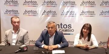 Alfredo Cornejo participó de una conferencia de prensa junto a referentes y candidatos de Juntos por el Cambio en San Juan.
