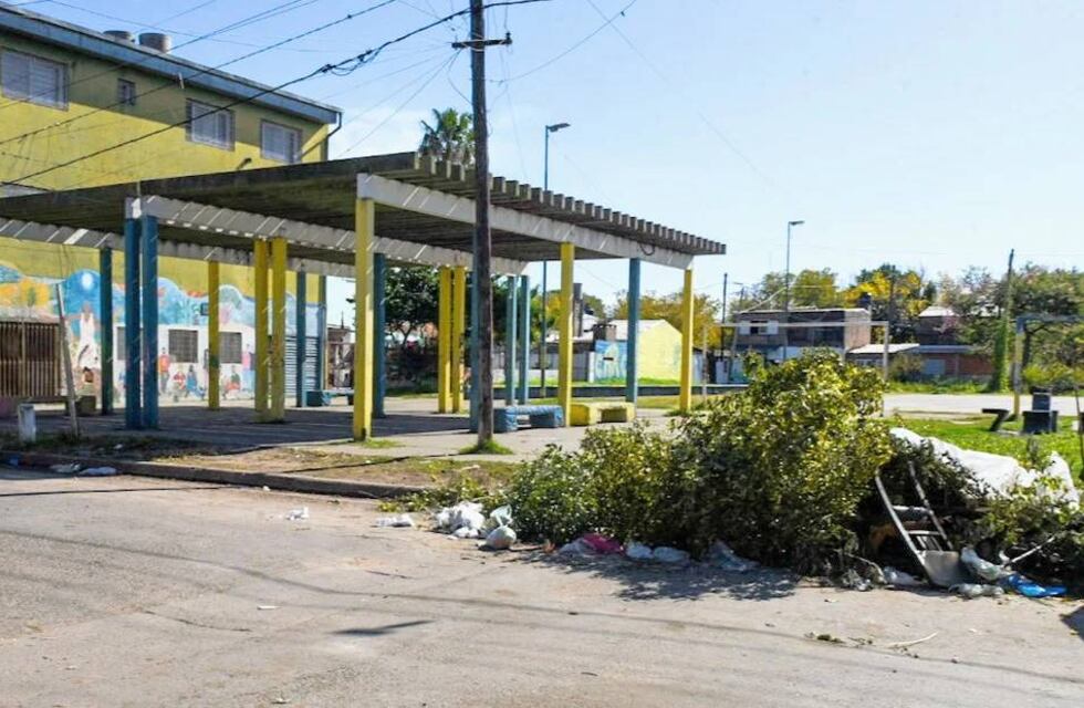 Crimen en barrio Ludueña: mataron a un joven cuando salía de su casa en moto