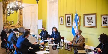 El gabinete económico se reunió este miércoles en la Casa Rosada y destacó los indicadores de la industria y la construcción porque "dan cuenta de una importante recuperación económica".