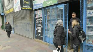 Cierran comercios del Centro por temor a intentos de saqueo e incidentes (Orlando Pelichotti / Los Andes)