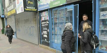 Cierran comercios del Centro por temor a intentos de saqueo e incidentes (Orlando Pelichotti / Los Andes)